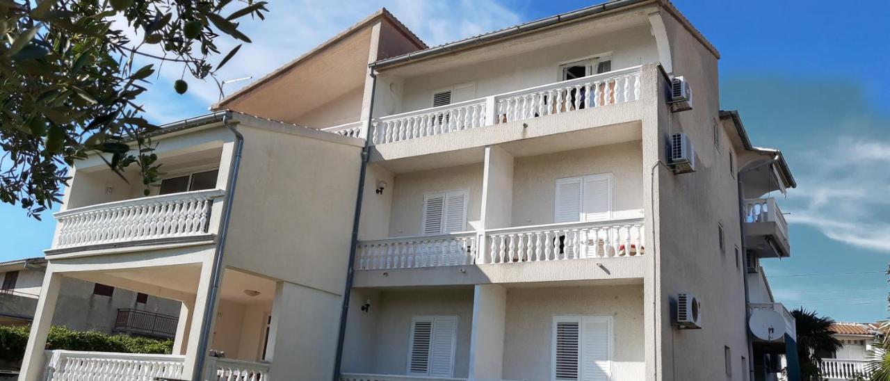 Villa Spanja Vodice Buitenkant foto